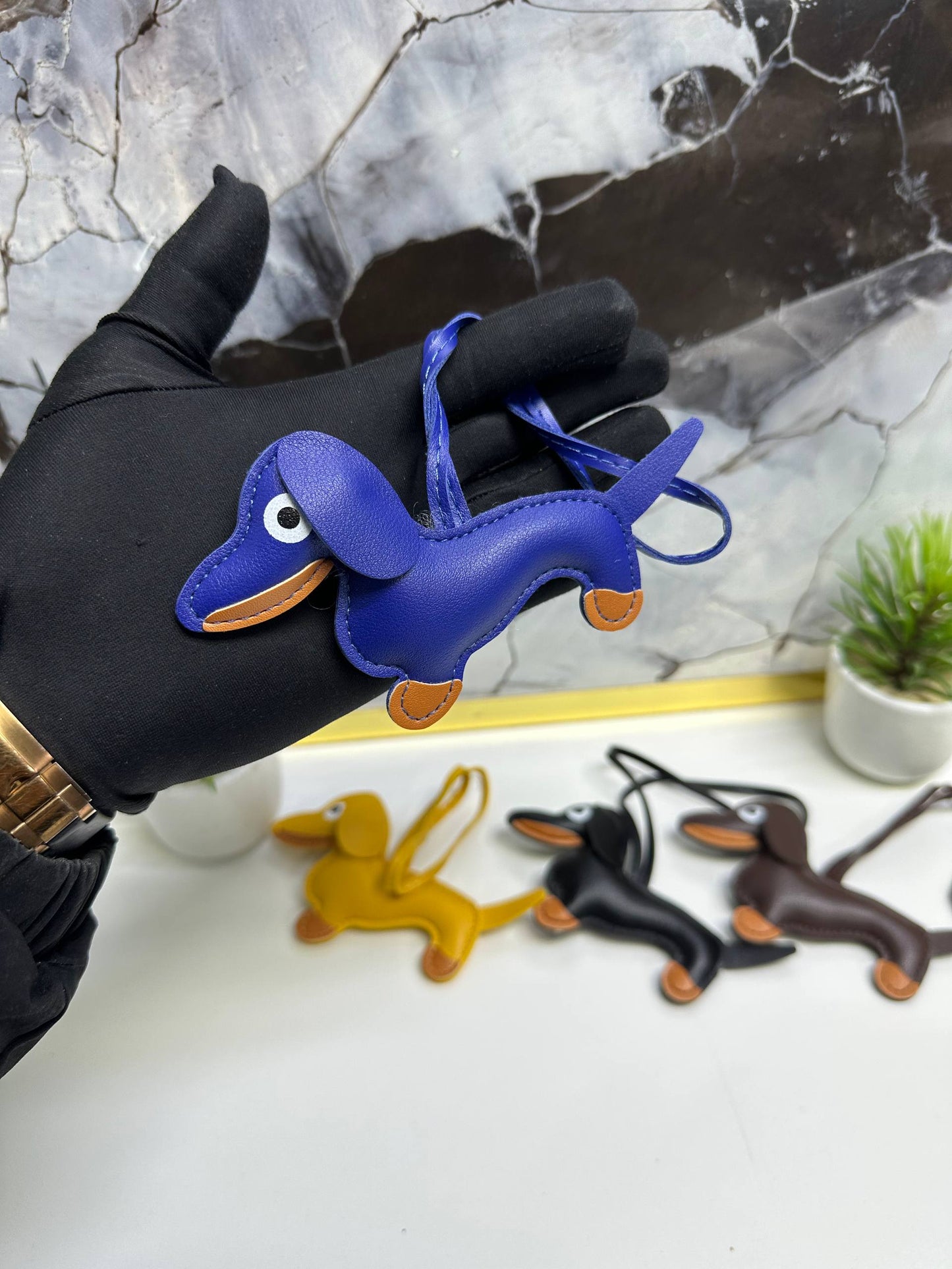 أكسسوار الحقيبة من الجلد للعلامة الايطالية