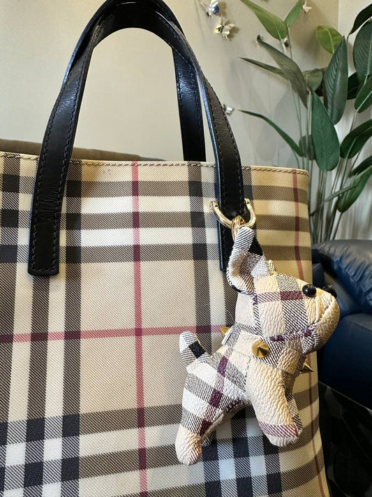 سلسلة مفاتيح أو تعليقة حقيبة على شكل كلب بولدوغ فرنسي