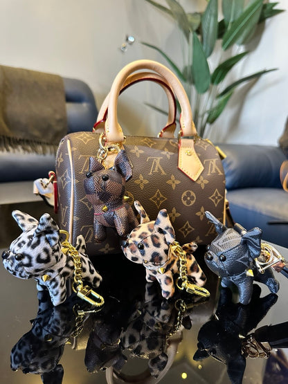 porte-cles ou bijou de sac bouledogue francais LV