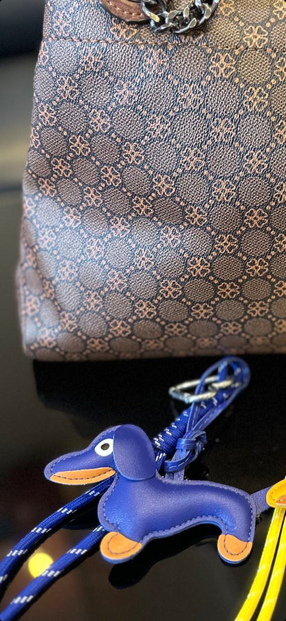 porte-cles avec charm teckel